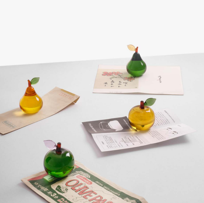 Figurine oiseau perroquet en verre multicolore